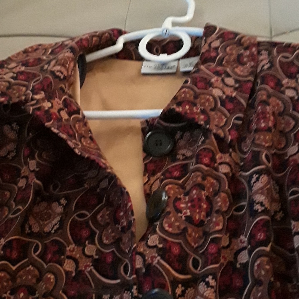 Blazer - Picture 4 of 5